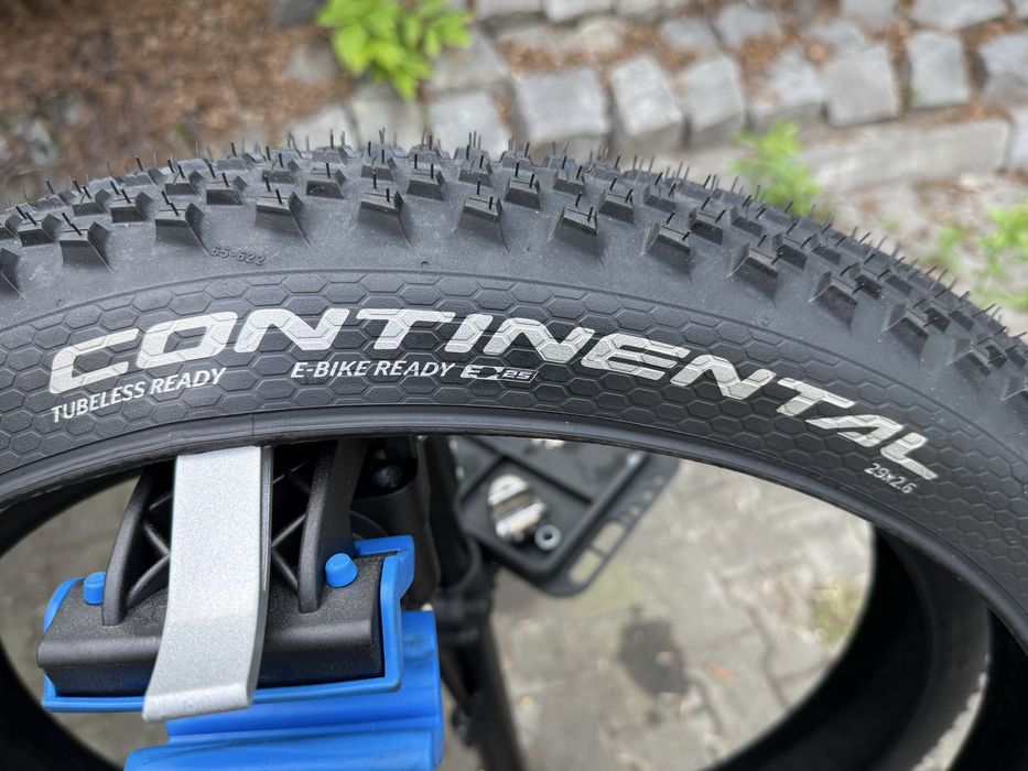 Opona  29x2.6 Continental Cross King  zwijana, tubeless ready
