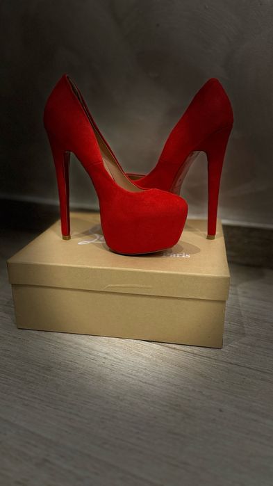 Продам Замшевые туфли