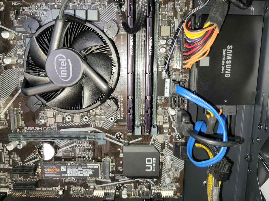 Komputer gamingowy i7 10700, Gigabyte B560M, SSD M.2, DDR4 32GB, W11