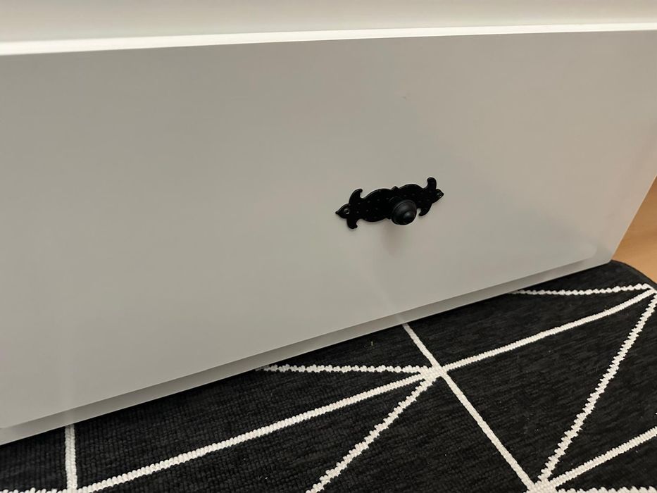 Cama de cor branca