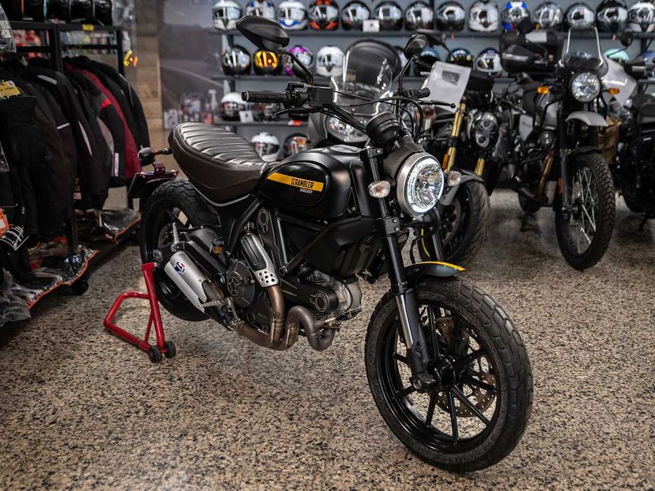 Ducati Scrambler 800 com apenas 3090 Kms ( Reservada )