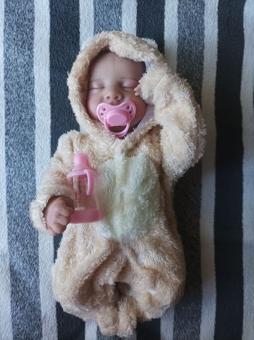 Sprzedam lalkę jak prawdziwe dziecko