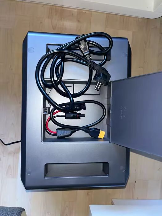 Потужна зарядна станція SolarPlay Q2501, 2400-4800 Вт