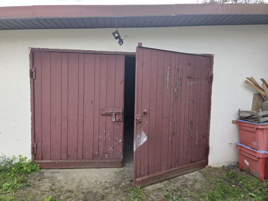 Dzrwo garażowe wrota 3m x 2m
