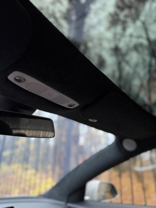 Продаж власного авто Тесла 3