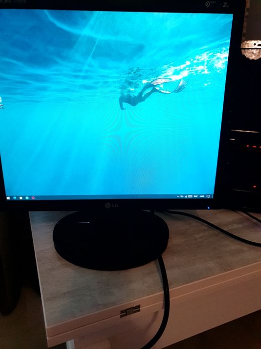 Манитор LG ,б/у,рабочий.