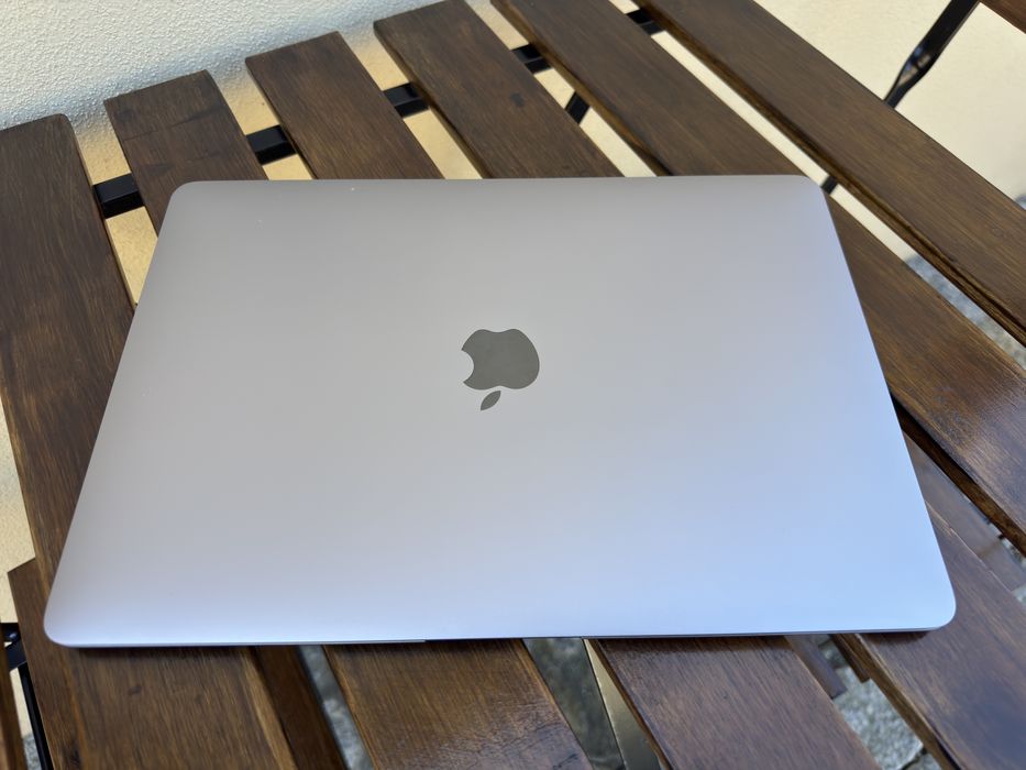 Macbook Air M1 2020 (EXCELENTE ESTADO)
