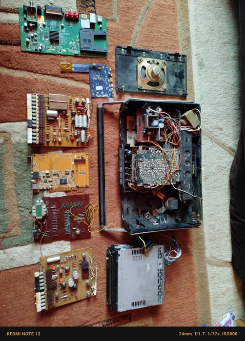 Komputery na odzysk części/metali szlachetnych.