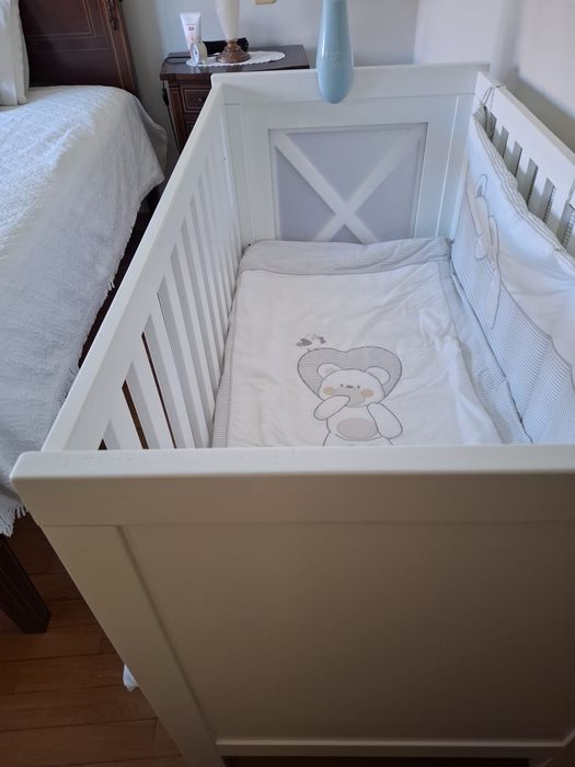 Cama/ Berço El Corte madeira  estilo Ingles branco + colchao anti alergico