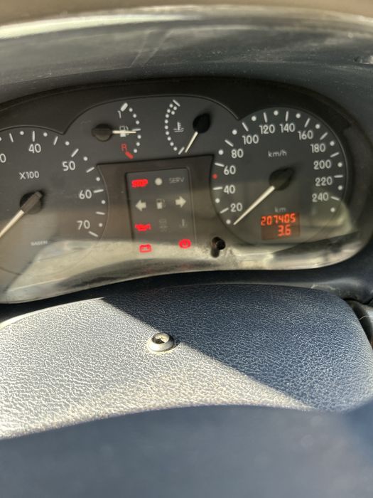 Vende-se Renault clio a gasolina