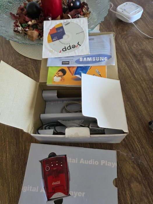 Samsung Yepp MP3 Coca-Cola Vintage c/ Caixa e Acessórios