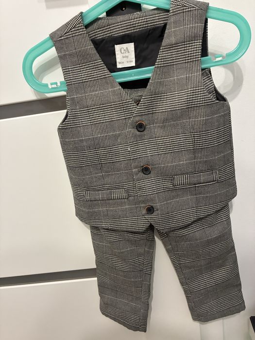 Elegancki komplet dla chłopca r. 86 firmy C&A