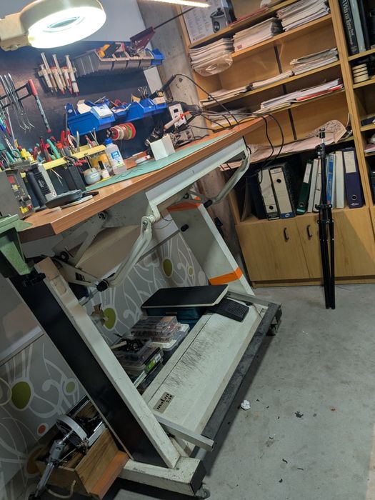 Mesa de trabalho de altura e pitch variável