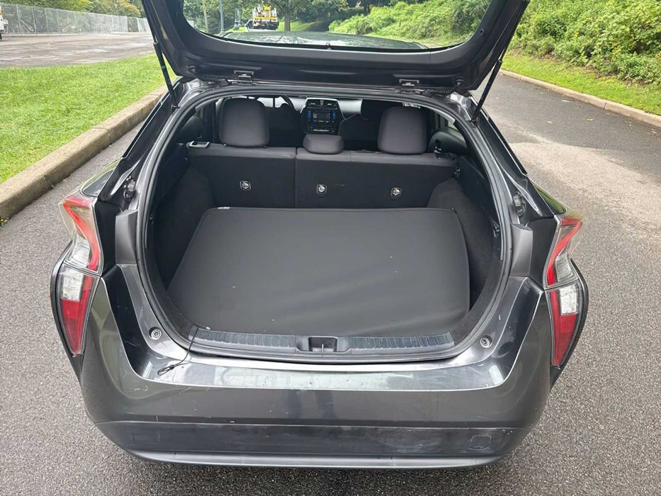 Toyota Prius      2016