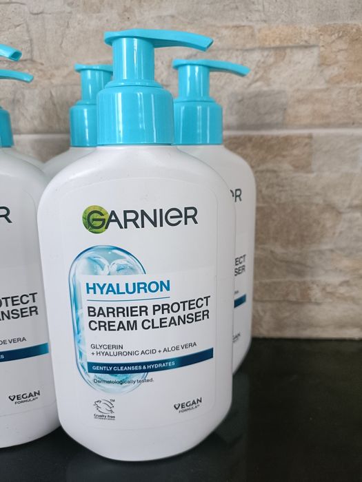 Krem oczyszczający Garnier Hyaluron Barrier Protect
