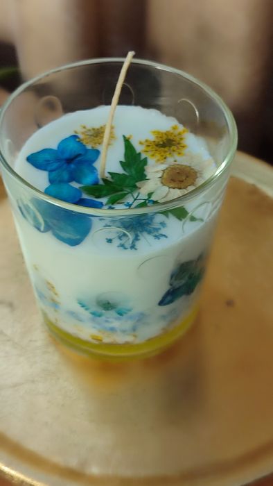 Свічка в стакані