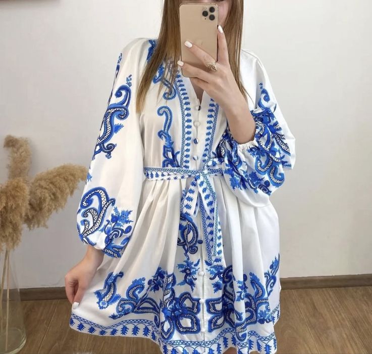 Сукня в орнамент