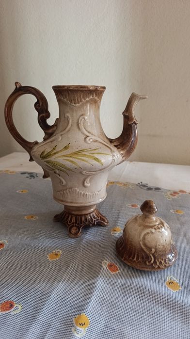 Jarra cerâmica com tampa