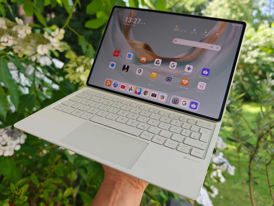 Планшет з клавіатурою ASUS PAD PLUS BLACK 11 Дюймів 256GB