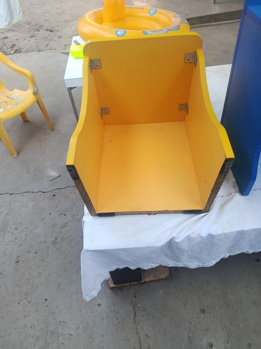 Продам 2 стула в паре