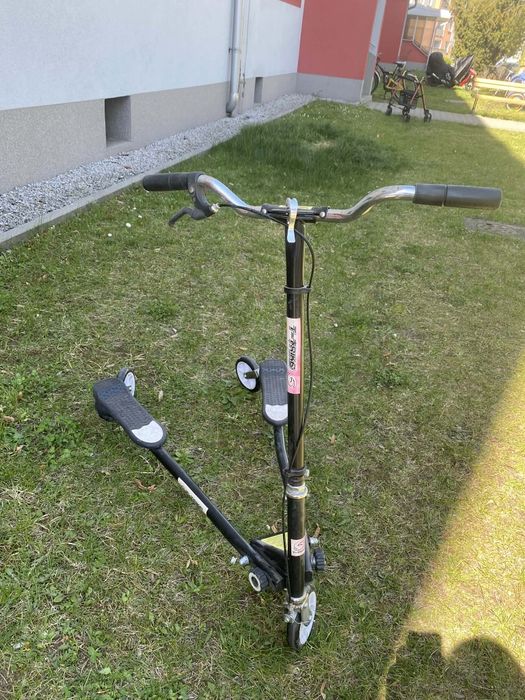 Hulajnoga trójkołowa