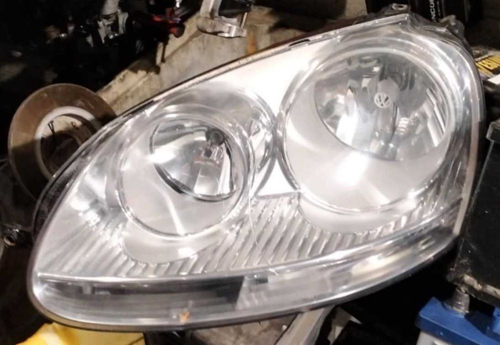 lampa przednia przód lewa Golf V Jetta