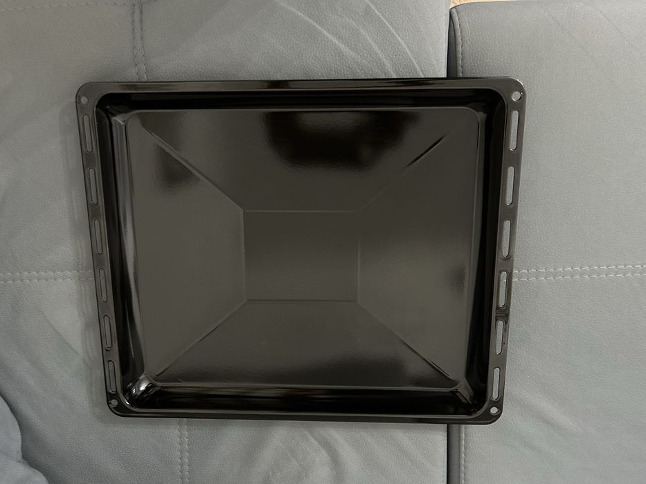 Vendo tabuleiro de forno esmaltado, novo.