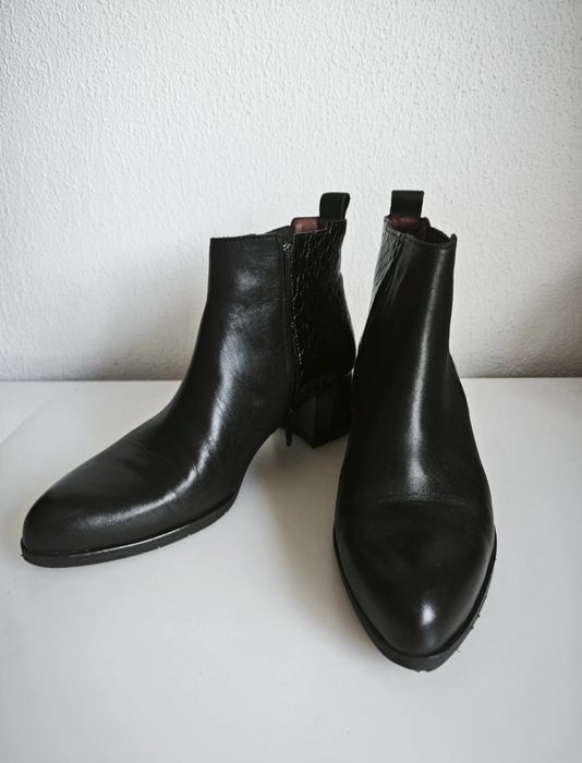 Botas de pele pretas da Seaside