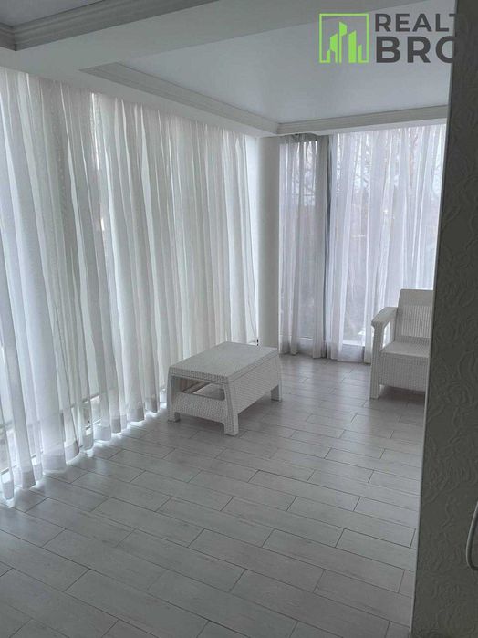 Оренда сучасного будинку, 245 м2