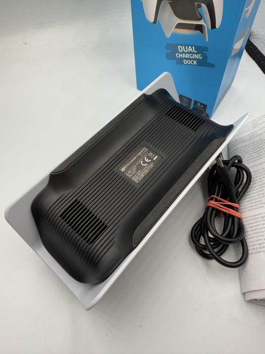 Prawie nowa ładowarka do padów konsola Sony PS5 ISY