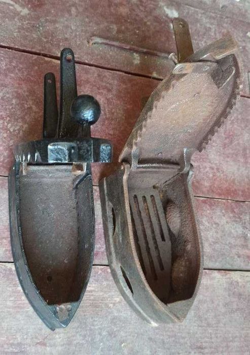 Старинный Утюг на дровах углях ретро утюг Царский