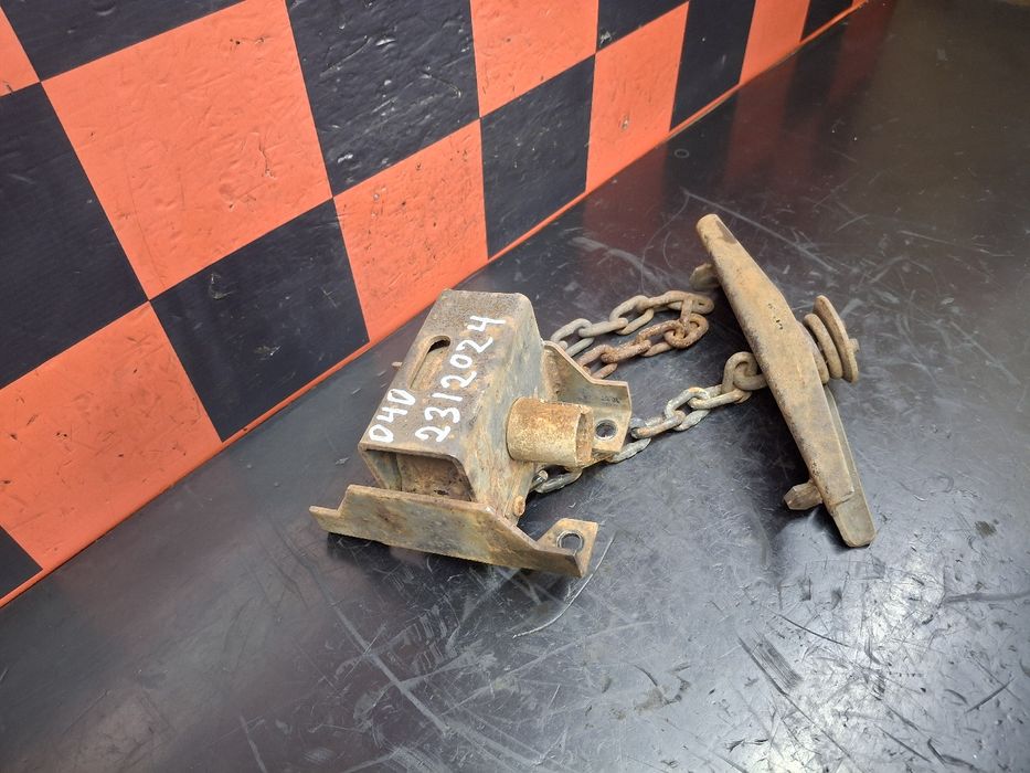 Suporte do pneu suplente TOYOTA Dyna Chassis (KD_, LY_, _Y2_, _U3_, _U