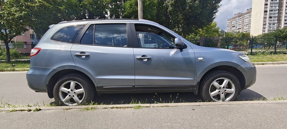 Hyundai santa fe 4 WD 2.2 дизель автомат повний привід