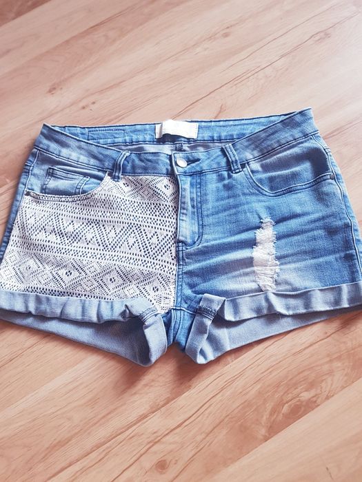 Bawełniane spodenki, szorty damskie z wysokim stanem marki Pieces