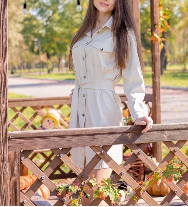 Бежева сукня з еко-шкіри