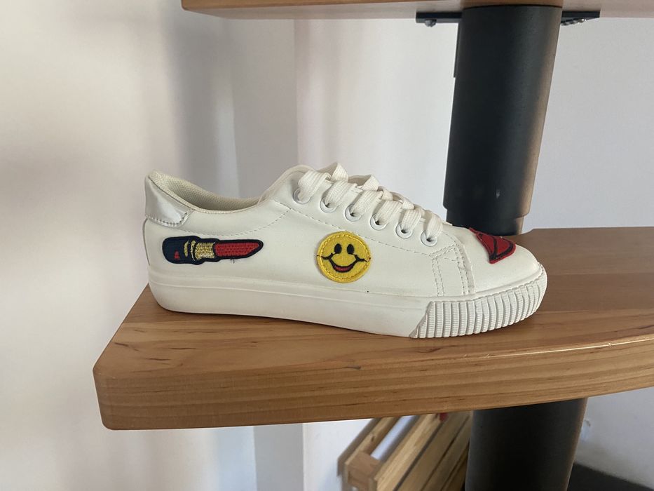 Nowe buty, ozdabiane