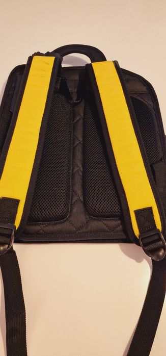 Jump from paper mochila 3D