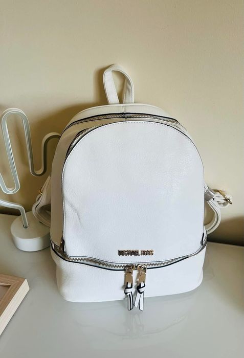 Mochila nova branca