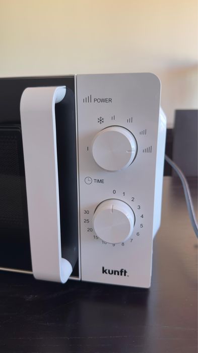 Microondas kunft KMW4459