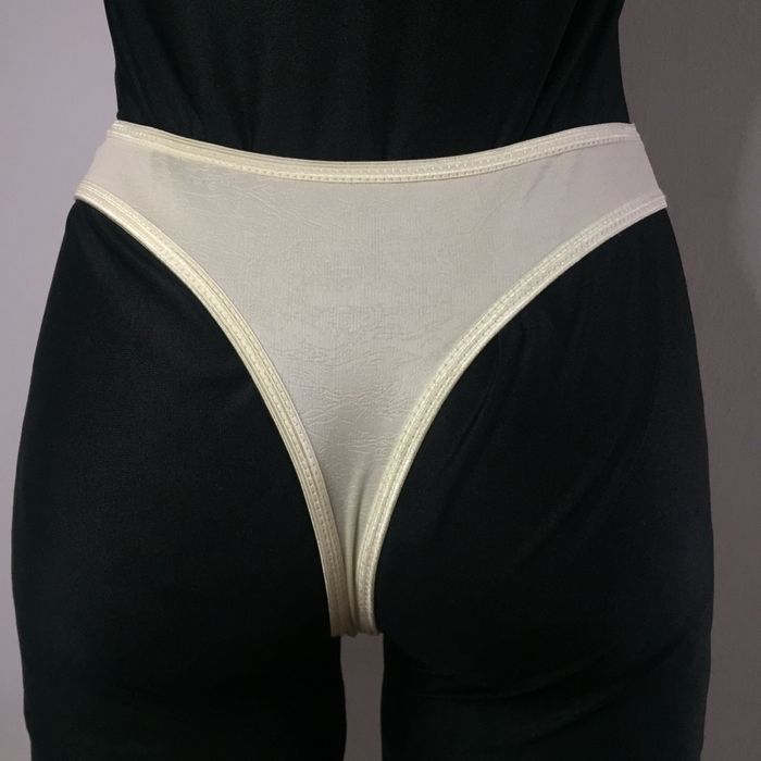 Bielizna damska -stringi