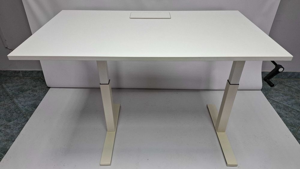 Biurko proste 140x80 białe z manualną regulacją wysokości