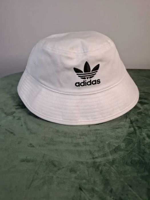 Nowa biała czapka Adidas