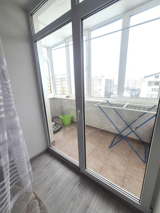 Укомплектована 3-кімнатна квартира в обжитому будинку.