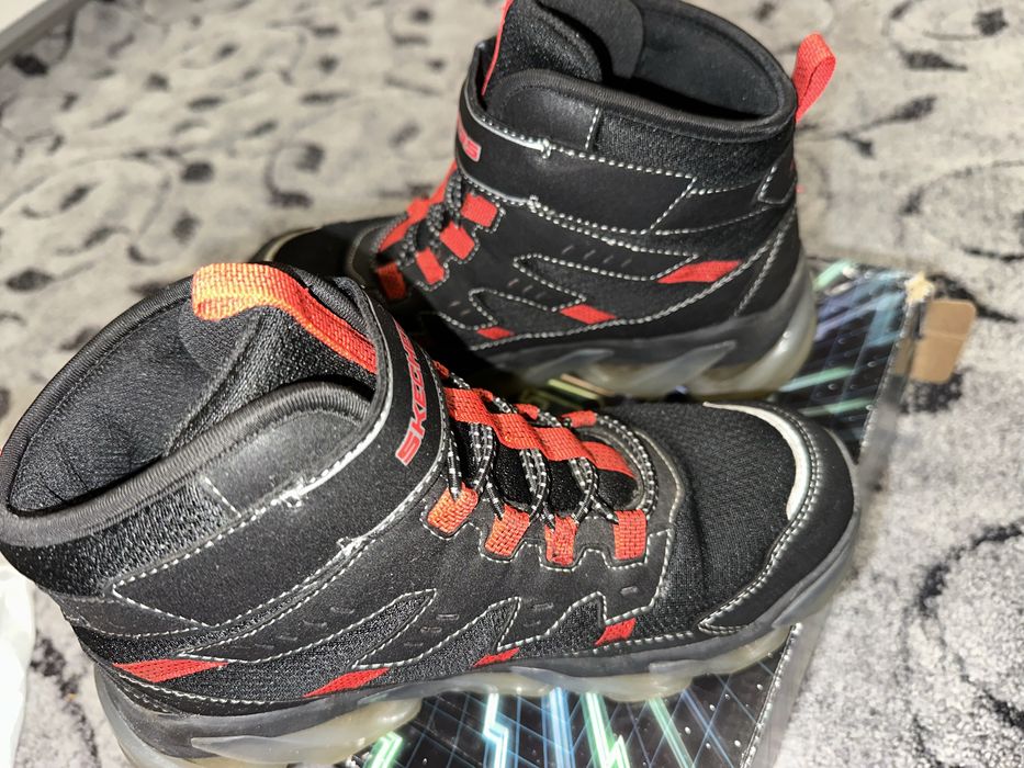 Черевики Skechers розмір 36,5 в ідеальному стані