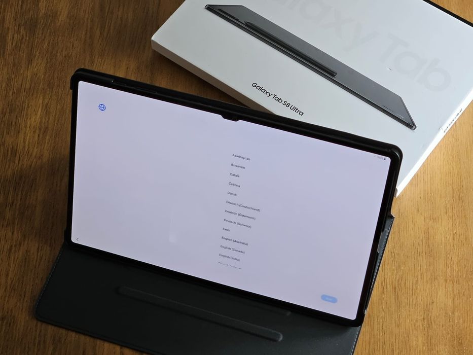 Samsung Galaxy Tab S8 Ultra com capa protecção