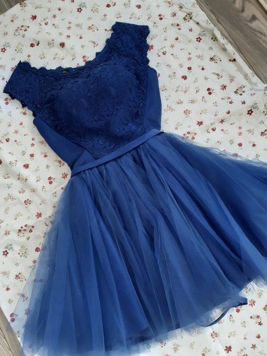 Piękna uniwersalna sukienka tiulowa