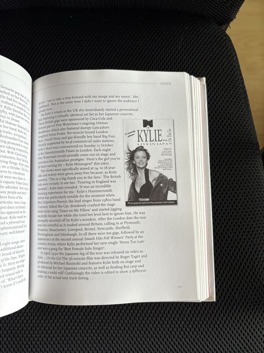 Livro “The Complete Kylie” por Simon Sheridan