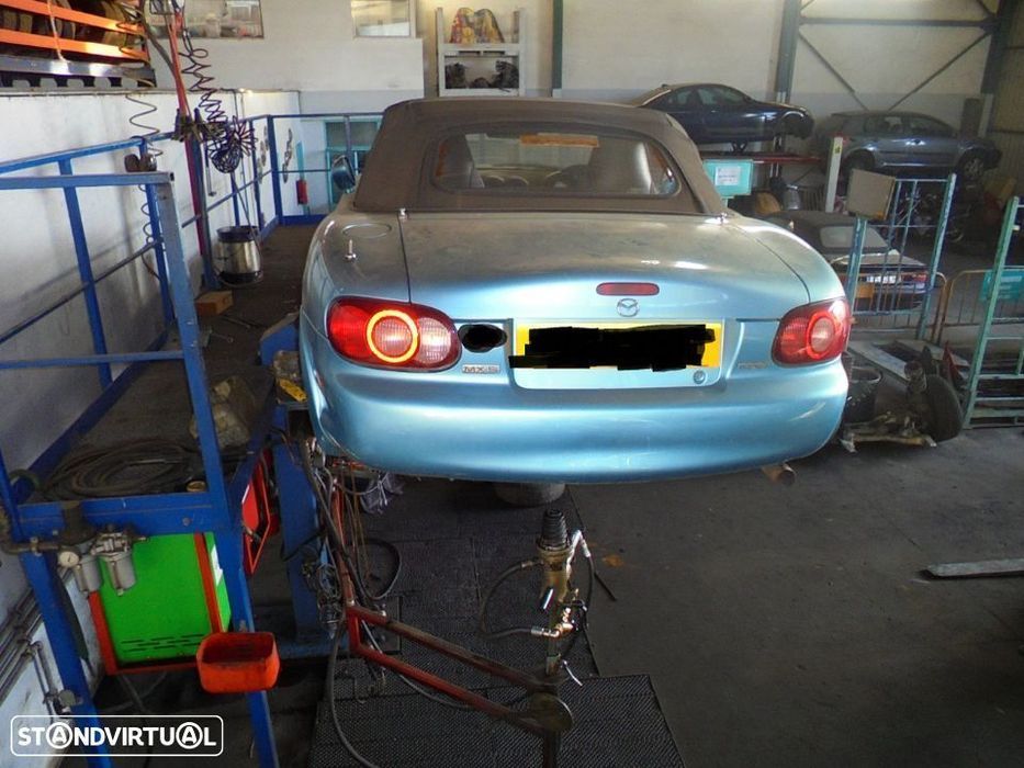 Mazda MX5 1.8i de 2002 para peças