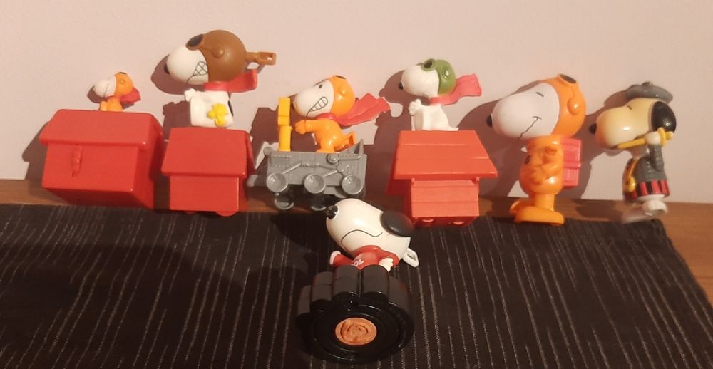 Figuras Star Wars  mandaloriam  snoopy luke sky walker carimbo