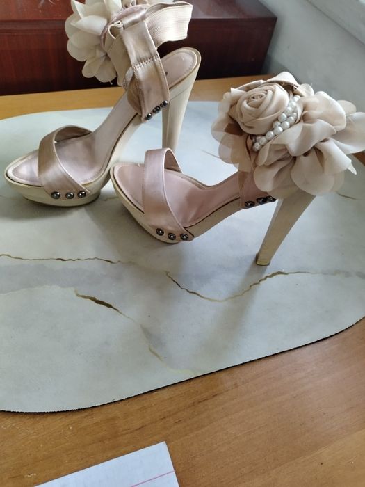 Босоніжки модельні!